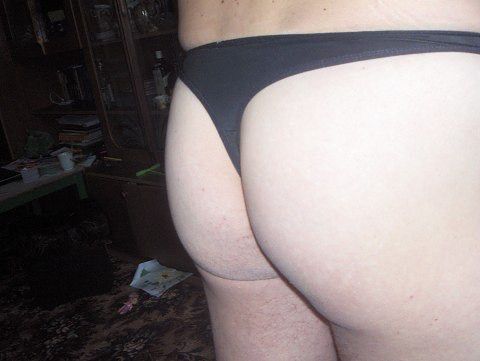 снова жопа в трусиках