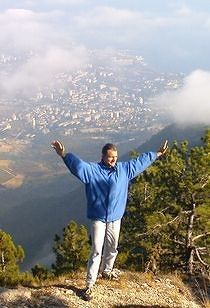 За спиной - Ялта