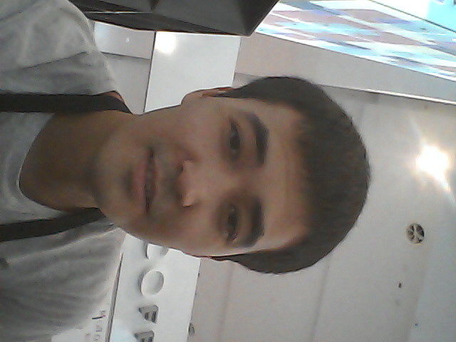 Парень с большой пушкой