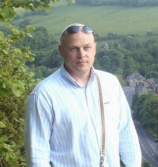 ...., белый и пушистый! :)