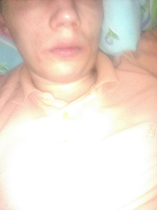 Лежу под одиялом