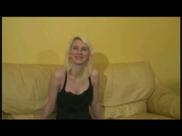 Блондинка позволяет все