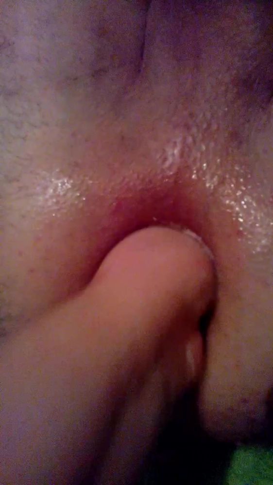 Любимая фистингует меня